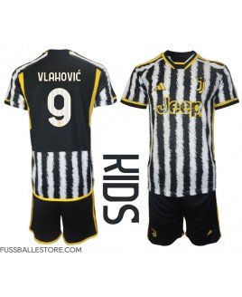 Günstige Juventus Dusan Vlahovic #9 Heimtrikotsatz Kinder 2023-24 Kurzarm (+ Kurze Hosen)